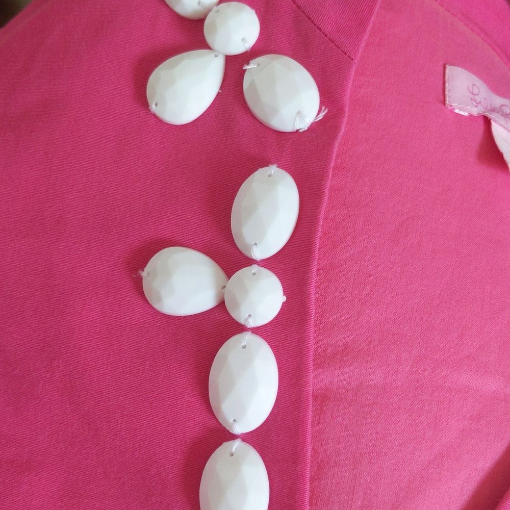 Lilly Pulitzer Newberry tunic top in lipstick 🩷 pink, beaded, v-neck, size 6 - Picture 5 of 9
